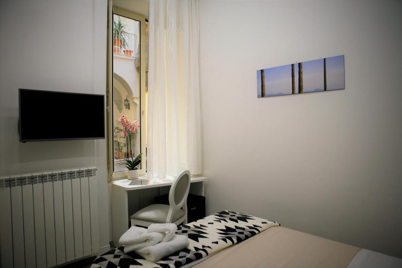 Hermes Rooms For Tourists Napoli Eksteriør billede